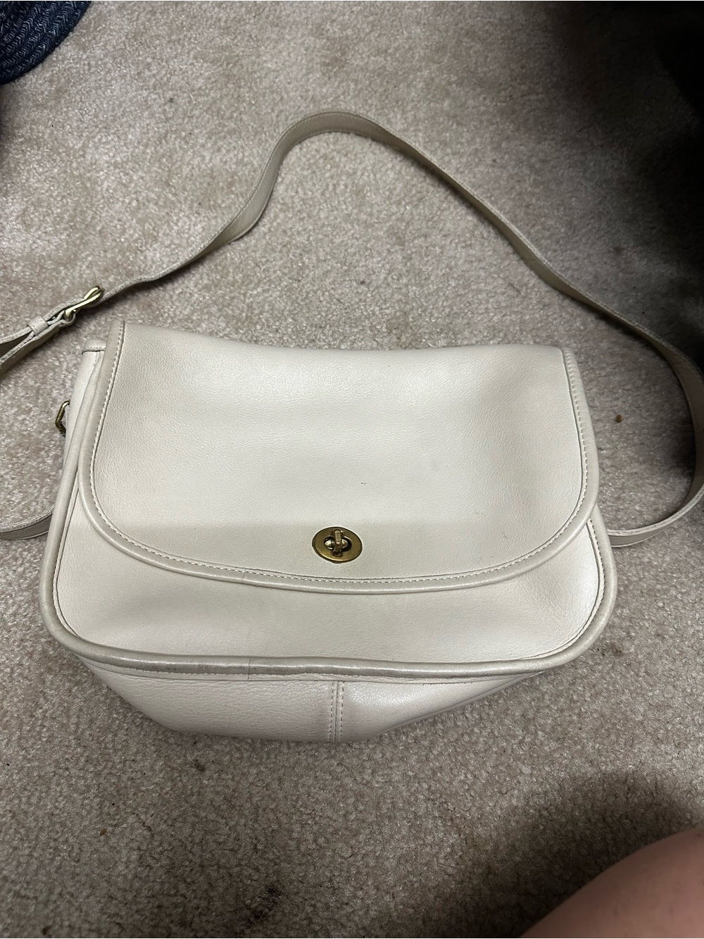 Vintage Coach City Bag Cream Leather Turn-Lock Crossbody Bag